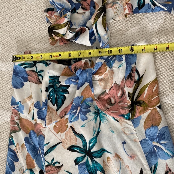 Aakaa Tropical Floral Print Flowy Halter Maxi Dress - Picture 9 of 13